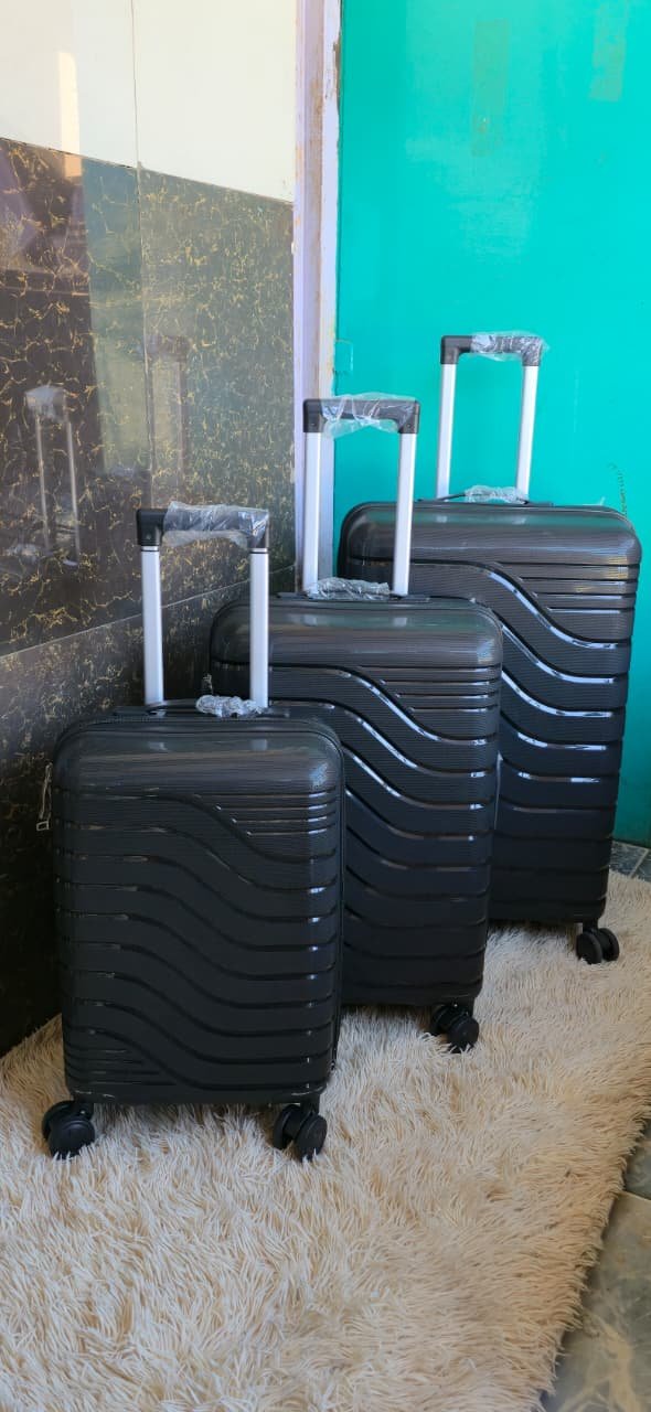Rubber suitcases
Per set of 3 Pcs
